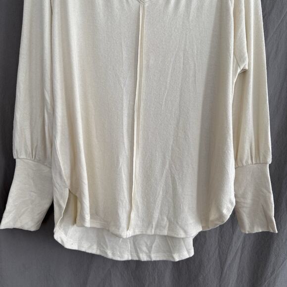 NWT Knox Rose Cream V-Neck Long Sleeve Top Scandi Chic Soft Girl Normcore Size M - Picture 3 of 11